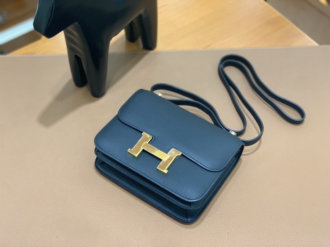 Hermès（爱马仕）Constance 空姐包 Epsom 黑色 19cm 金扣
