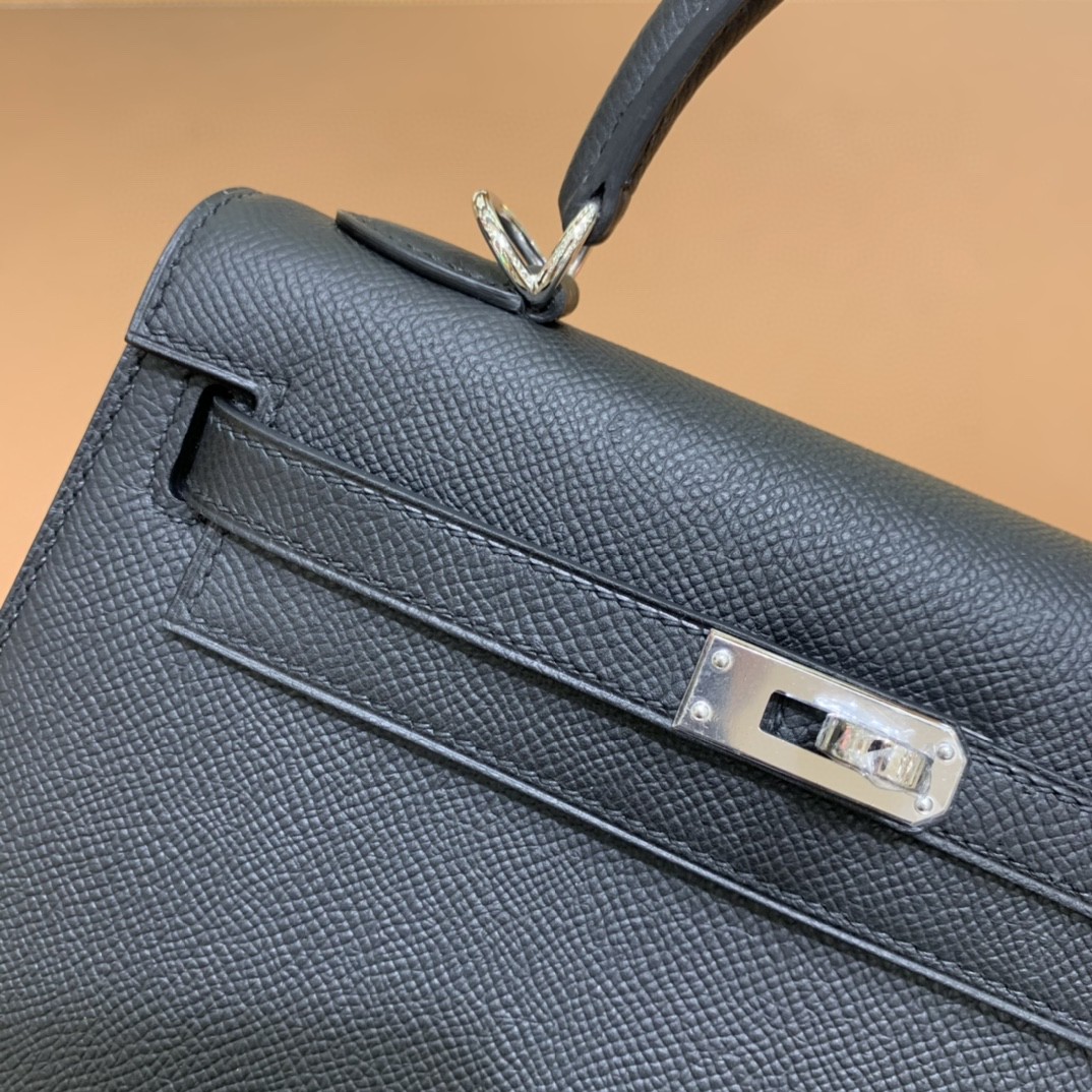 Hermès（爱马仕） Kelly 凯莉包 Epsom皮 黑色 银扣 25cm 现货