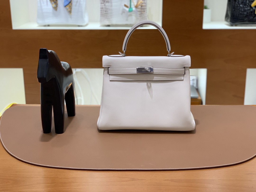 Hermès（爱马仕）Kelly 凯莉包 swift 奶昔白 银扣 28cm