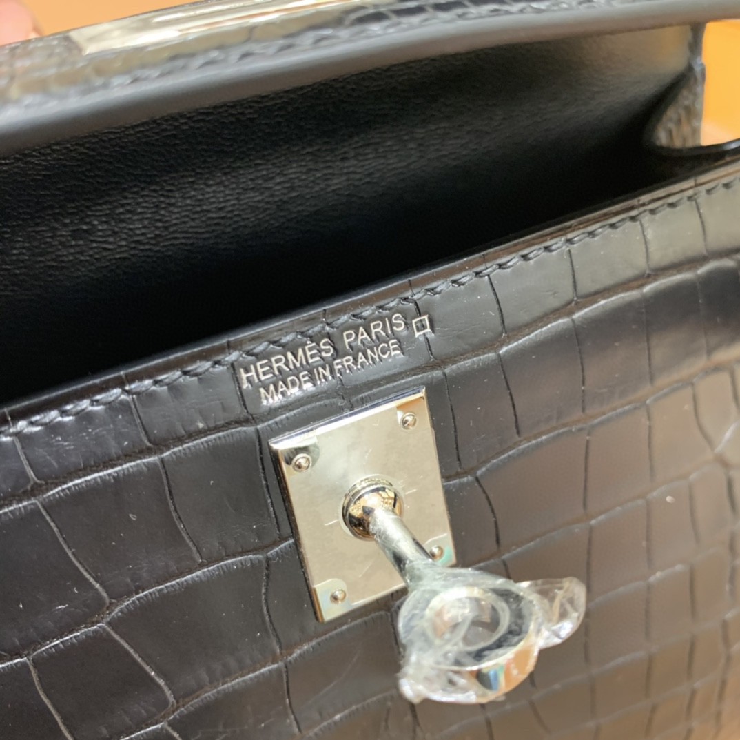 Hermès（爱马仕）Kelly 凯莉包 雾面 尼罗鳄 深海蓝 银扣 25cm