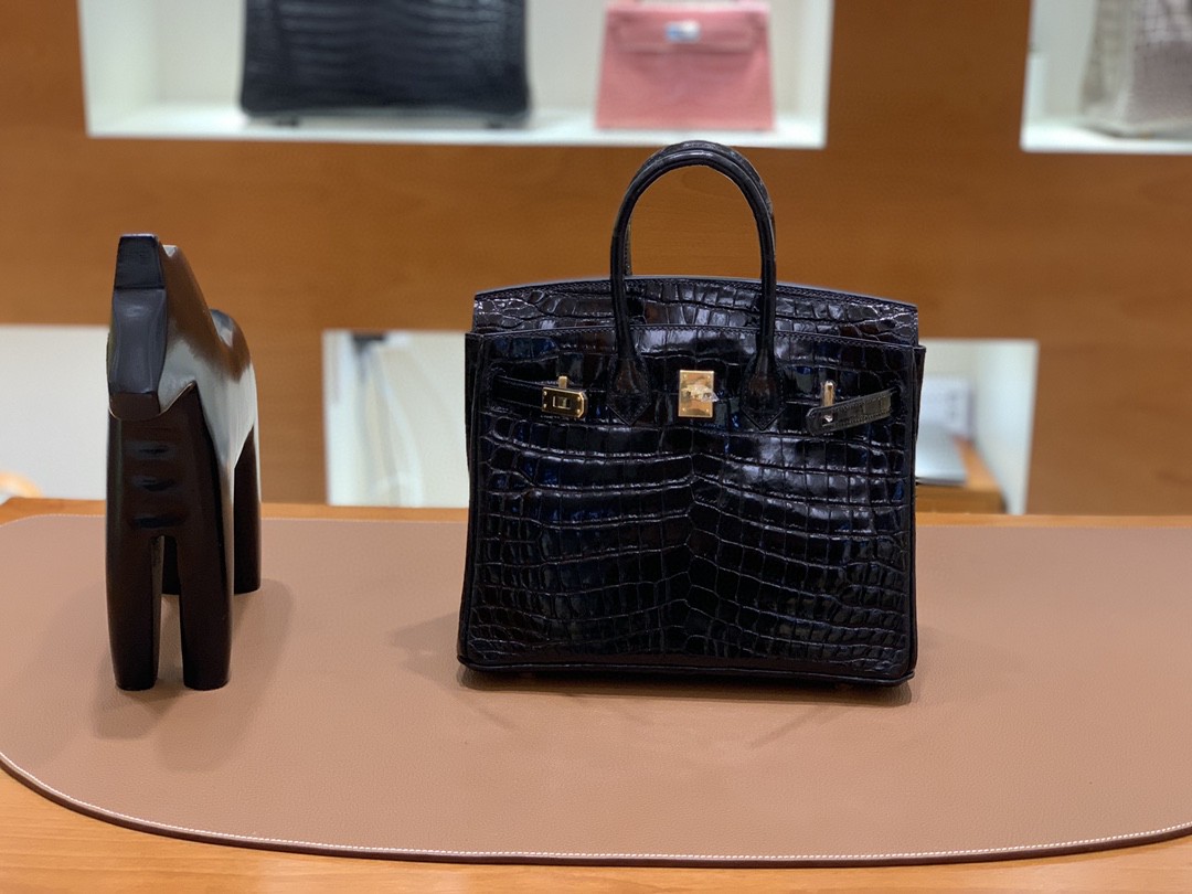 Hermès（爱马仕）Birkin 铂金包 亮面尼罗鳄 黑色 金扣 25cm