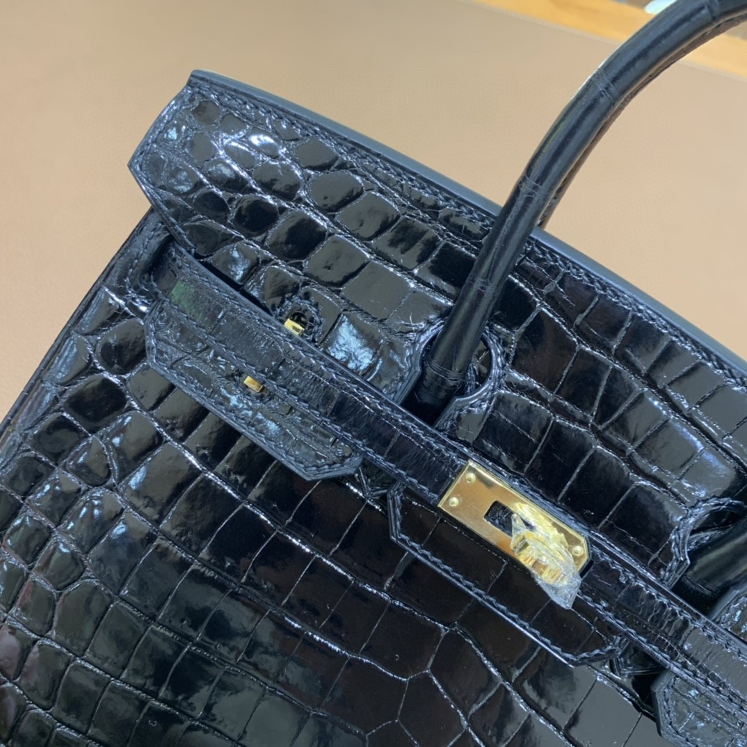 Hermès（爱马仕）Birkin 铂金包 亮面尼罗鳄 黑色 金扣 25cm