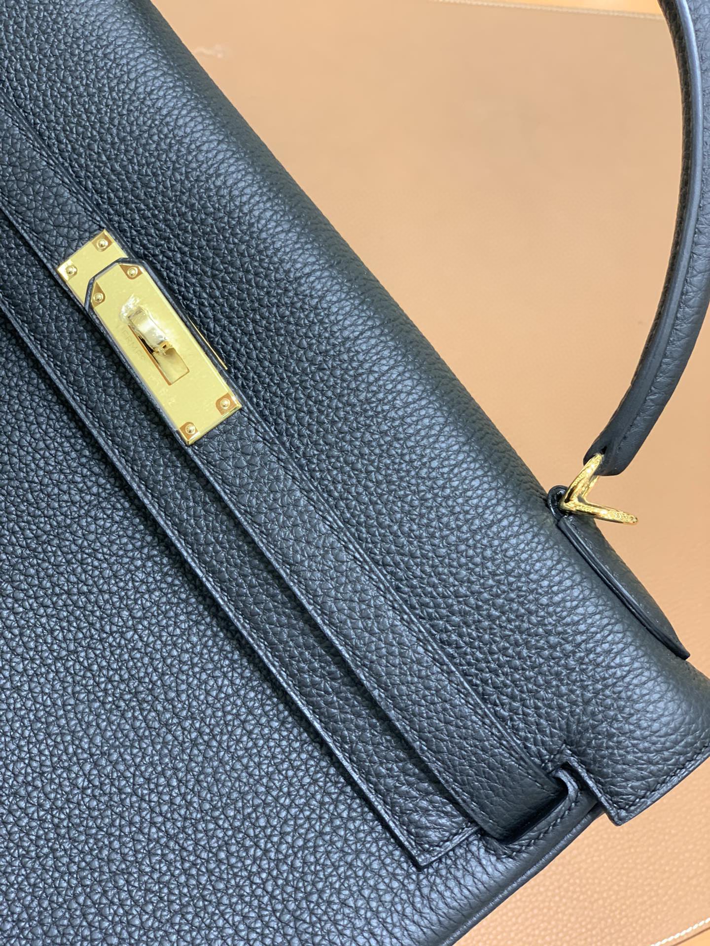 Hermès（爱马仕）Kelly 凯莉包 Togo 黑色 金扣 35cm