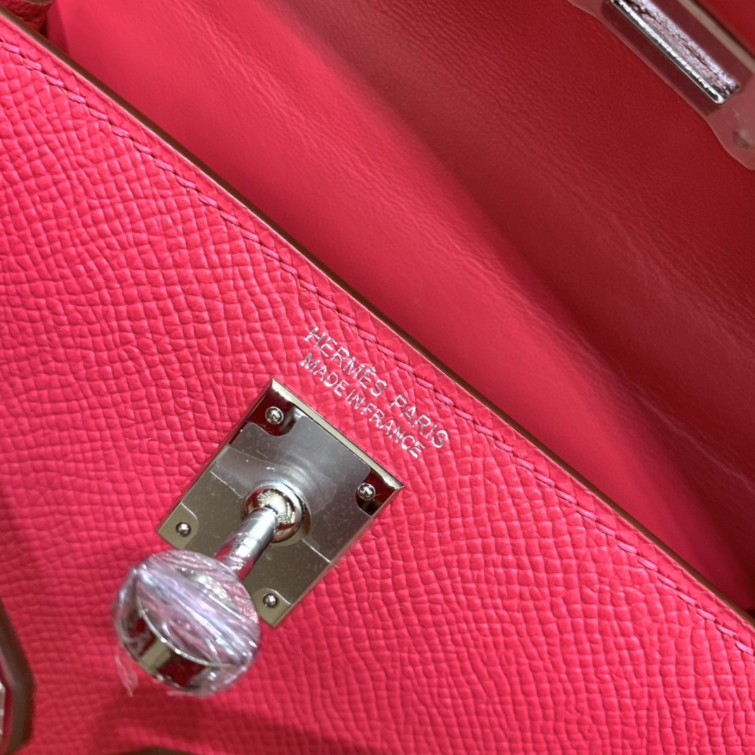Hermès（爱马仕）mini Kelly 迷你凯莉 Epsom 银扣 i6极致粉 19cm 现货