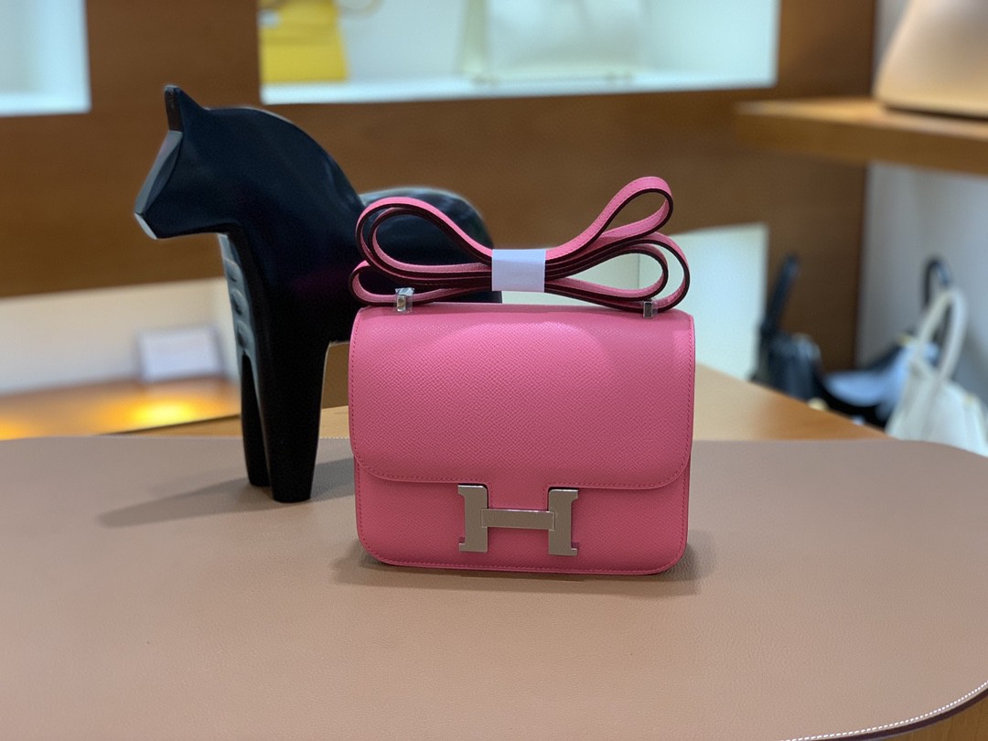 Hermès（爱马仕）Constance 空姐包 Epsom 唇膏粉 19cm 银扣