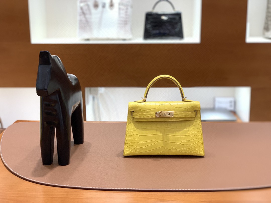 Hermès（爱马仕）mini Kelly 迷你凯莉 雾面美洲鳄 金盏花黄 金扣 19cm