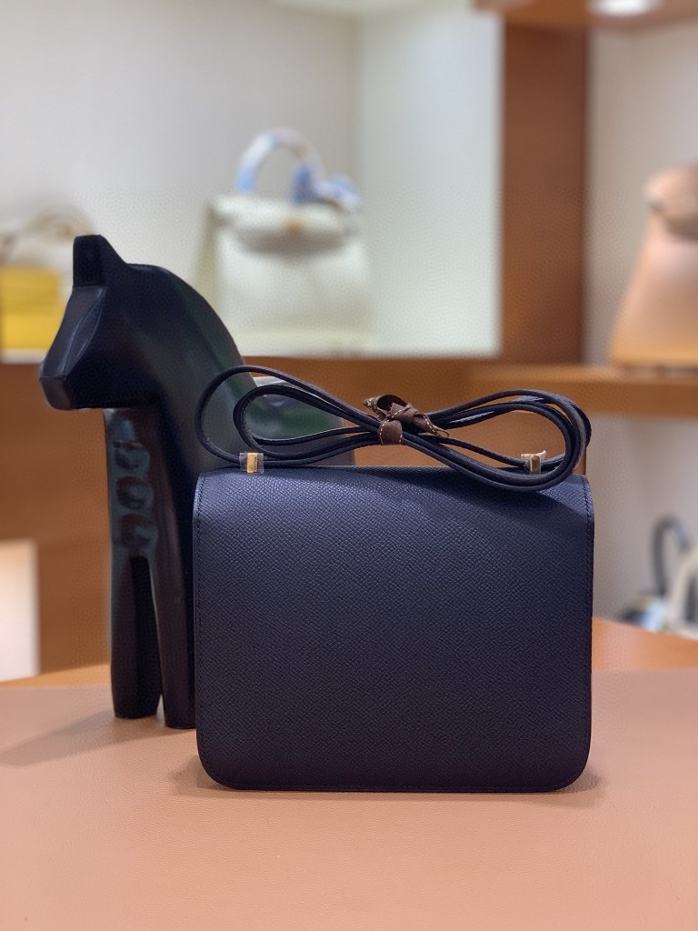 Hermès（爱马仕）Constance 空姐包 Epsom 黑色 19cm 金扣