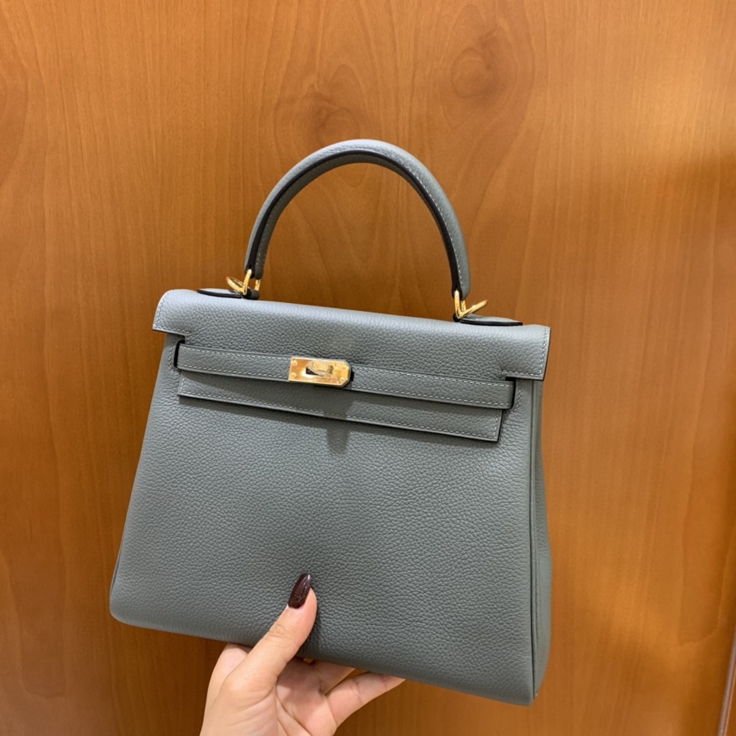 Hermès（爱马仕）Kelly 凯莉包 Togo 杏仁绿 金扣 25cm