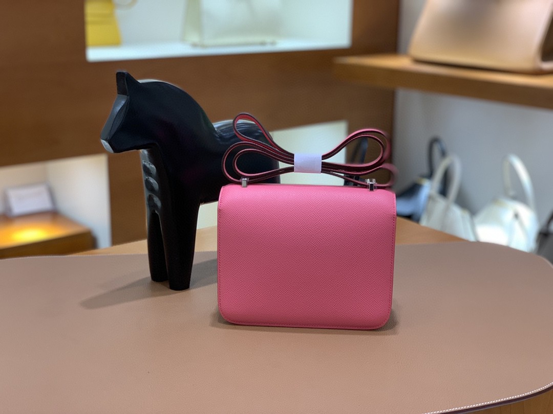 Hermès（爱马仕）Constance 空姐包 Epsom 唇膏粉 19cm 银扣