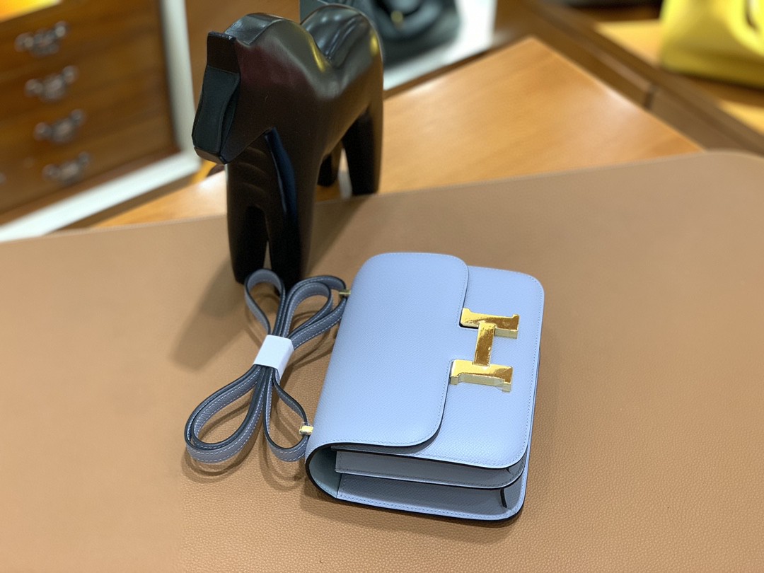 Hermès（爱马仕）Constance 空姐包 Epsom 亚麻蓝 19cm 金扣