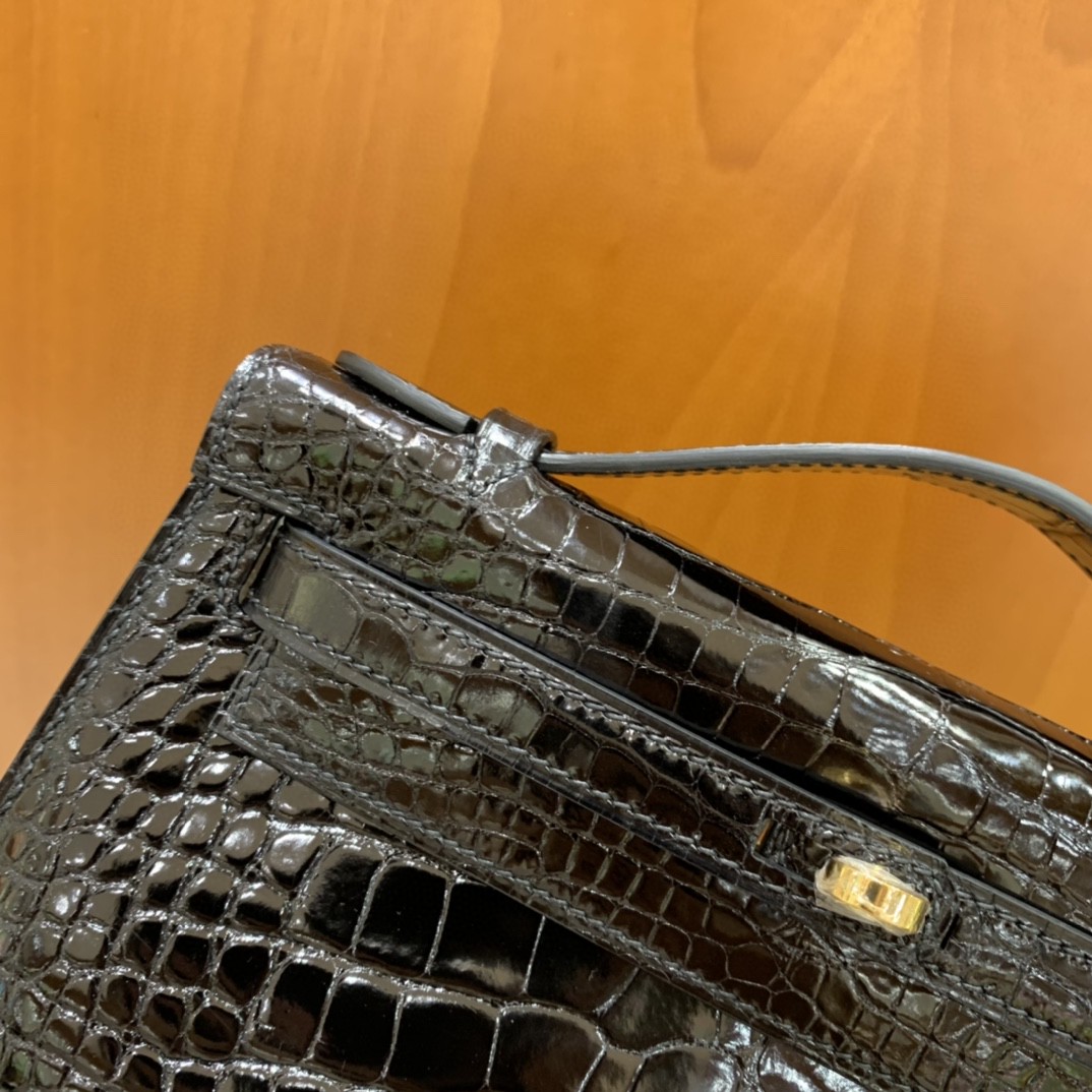 Hermès（爱马仕）minikelly 迷你凯莉 黑色 亮面美洲鳄 金扣 22cm