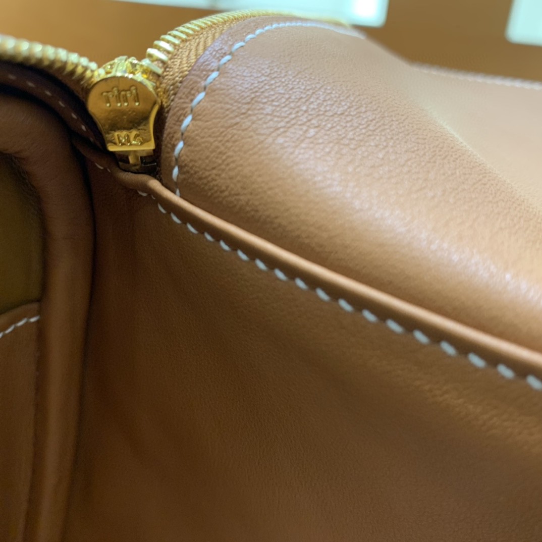 Hermès（爱马仕）Lindy 琳迪包 Swift 金棕色 金扣 26cm