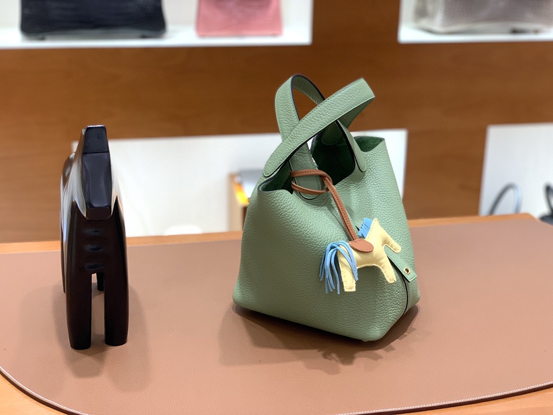 Hermès（爱马仕）Picotin 菜篮包 TC 3i 牛油果绿 金扣 18cm