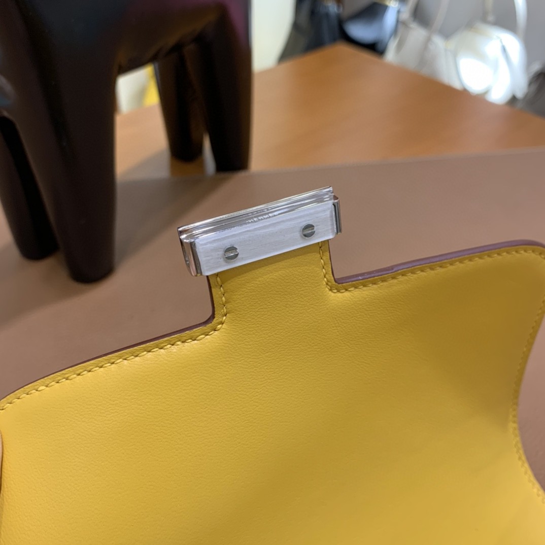 Hermès（爱马仕）Constance 空姐包 Epsom 琥珀黄 19cm 银扣