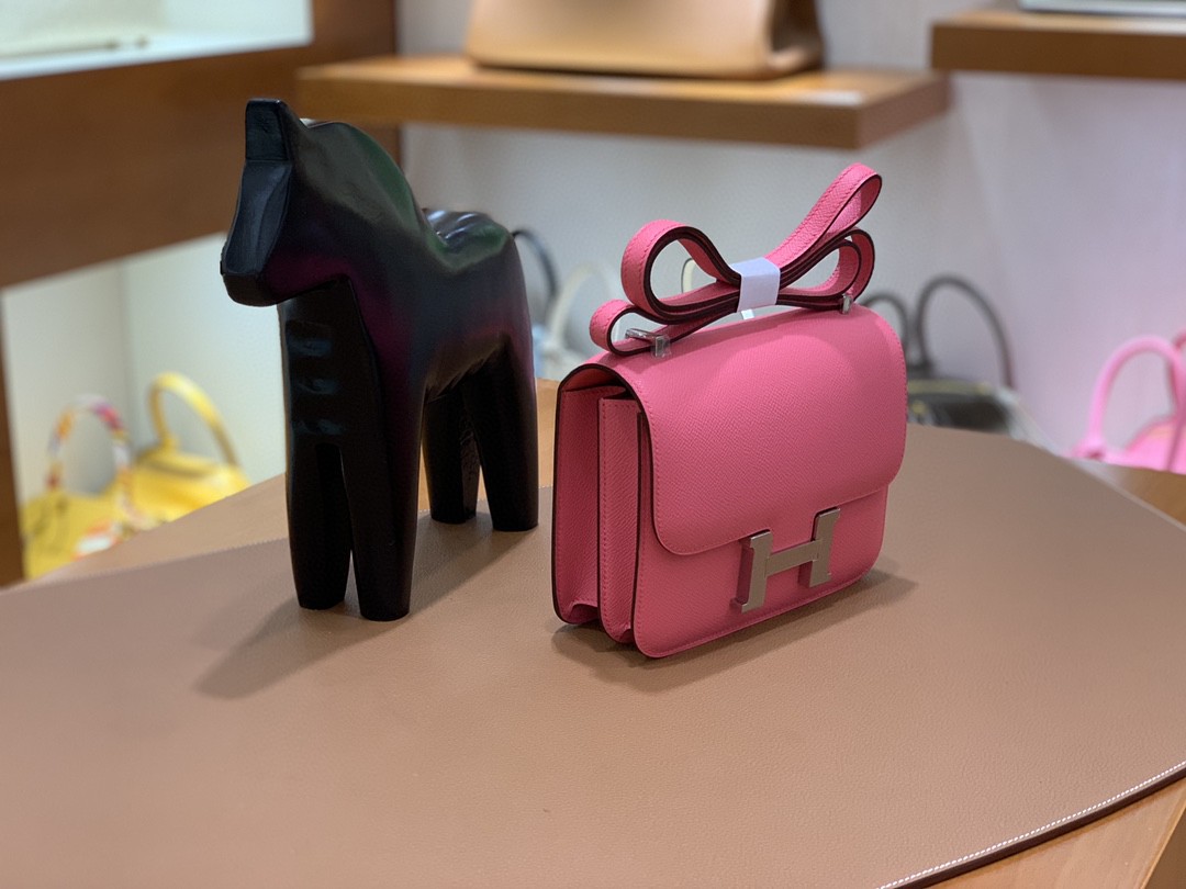 Hermès（爱马仕）Constance 空姐包 Epsom 唇膏粉 19cm 银扣