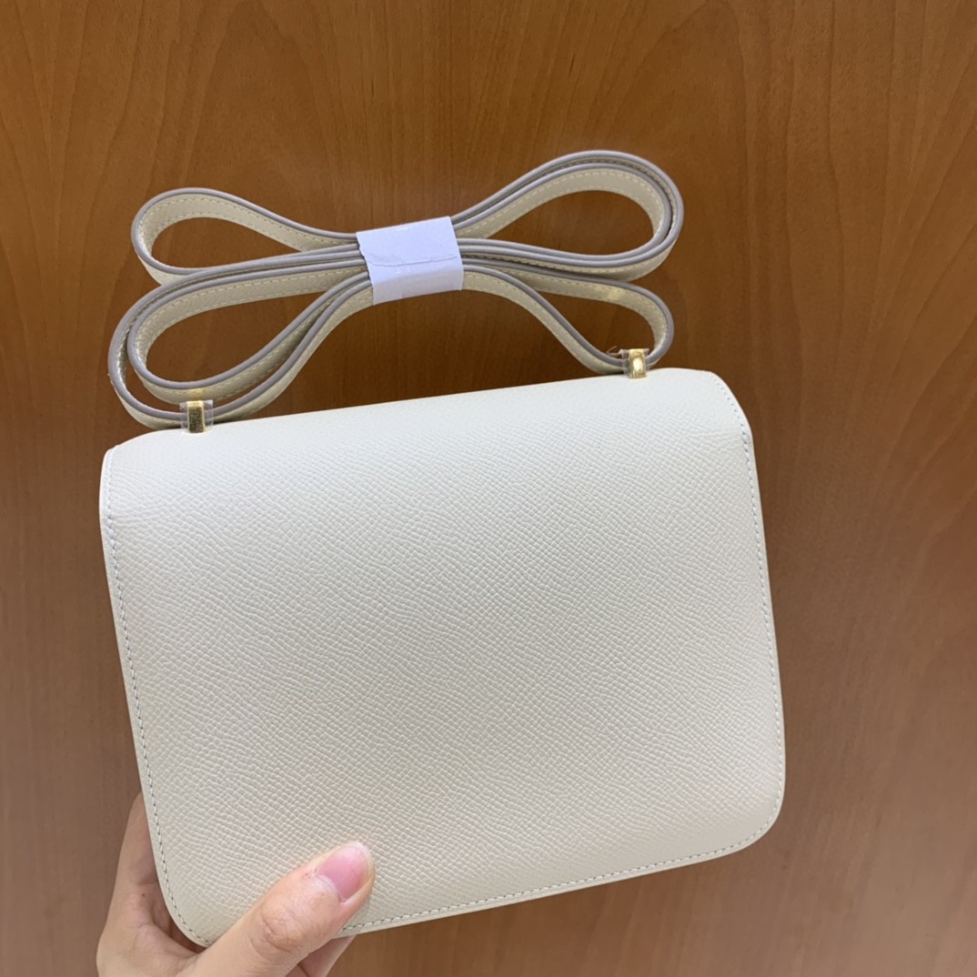 Hermès（爱马仕）Constance 空姐包 Epsom 奶昔白 19cm 金扣