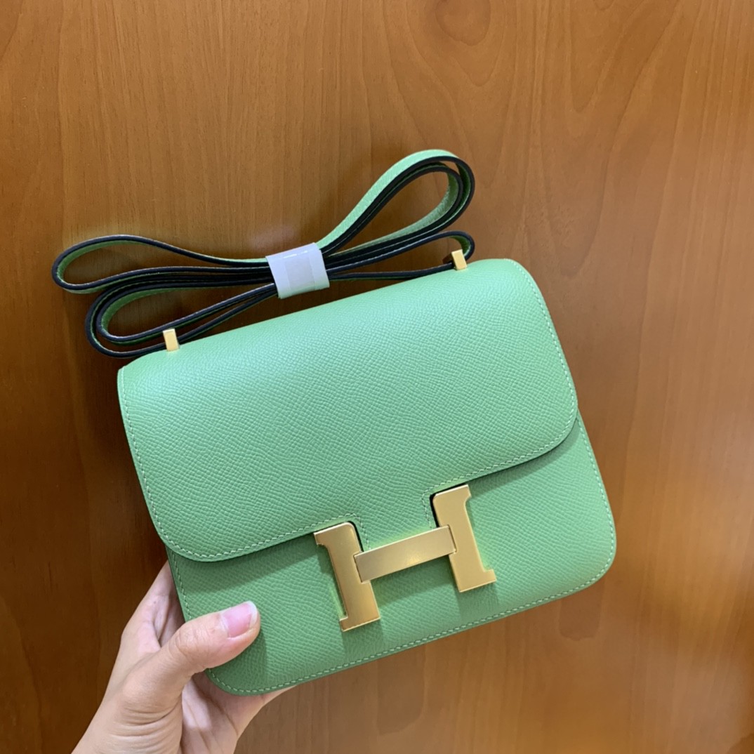 Hermès（爱马仕）Constance 空姐包 Epsom 牛油果绿 19cm 金扣