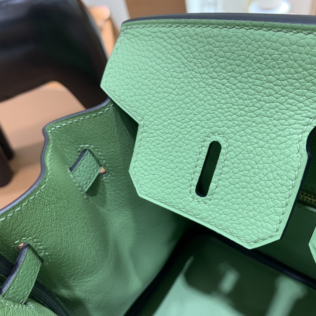 Hermès（爱马仕） Birkin 铂金包 Togo 牛油果绿 金扣 25cm