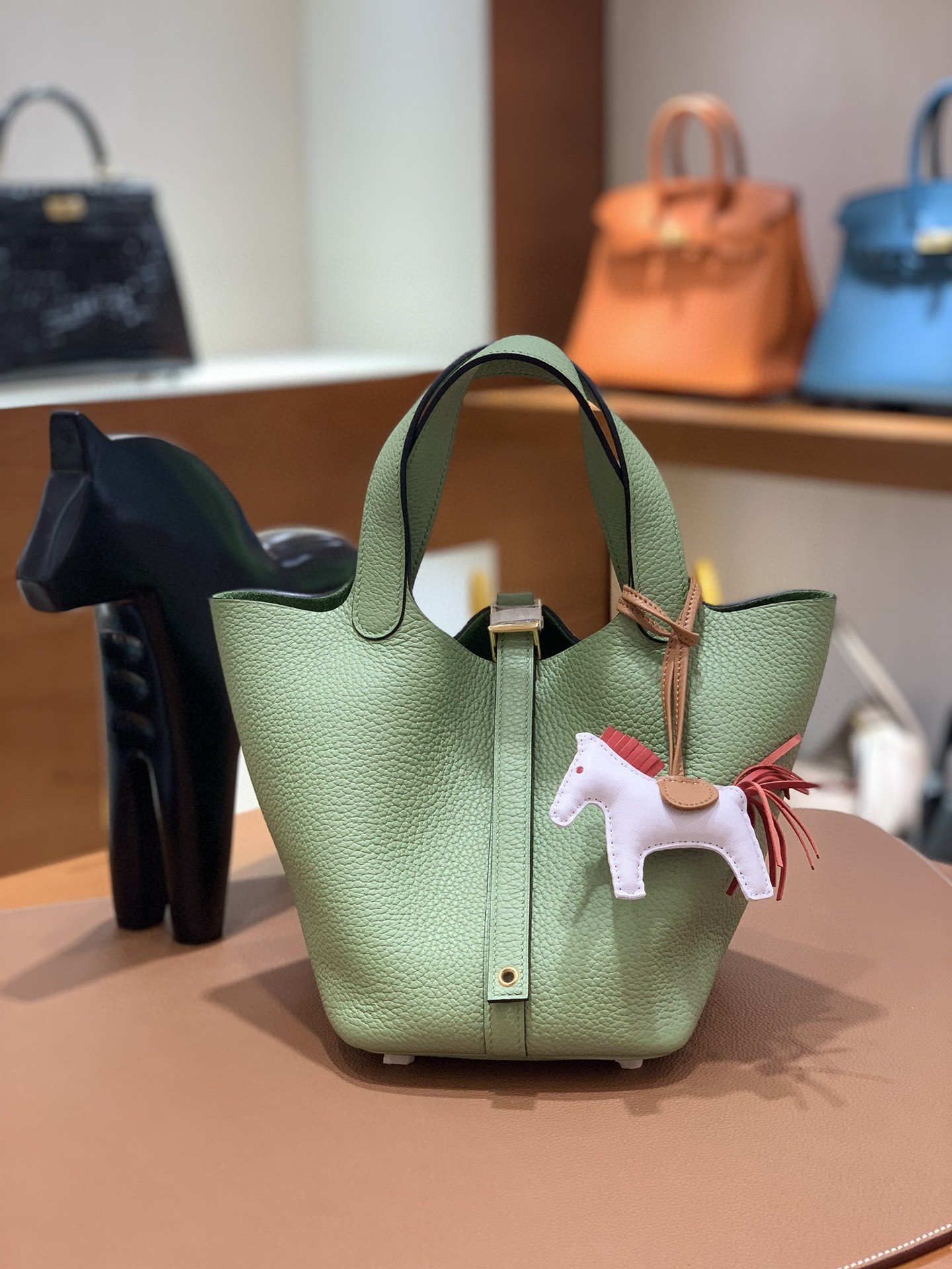 Hermès（爱马仕）Picotin 菜篮子 TC 3i牛油果绿 金扣 18cm