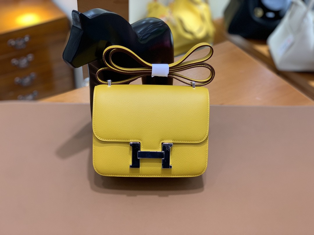 Hermès（爱马仕）Constance 空姐包 Epsom 琥珀黄 19cm 银扣