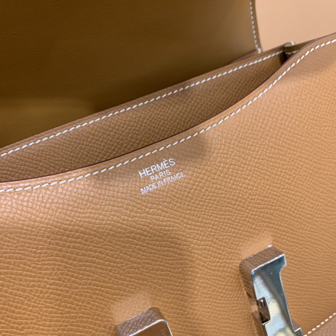Hermès（爱马仕）Constance 空姐包 Epsom 金棕色 19cm 银扣