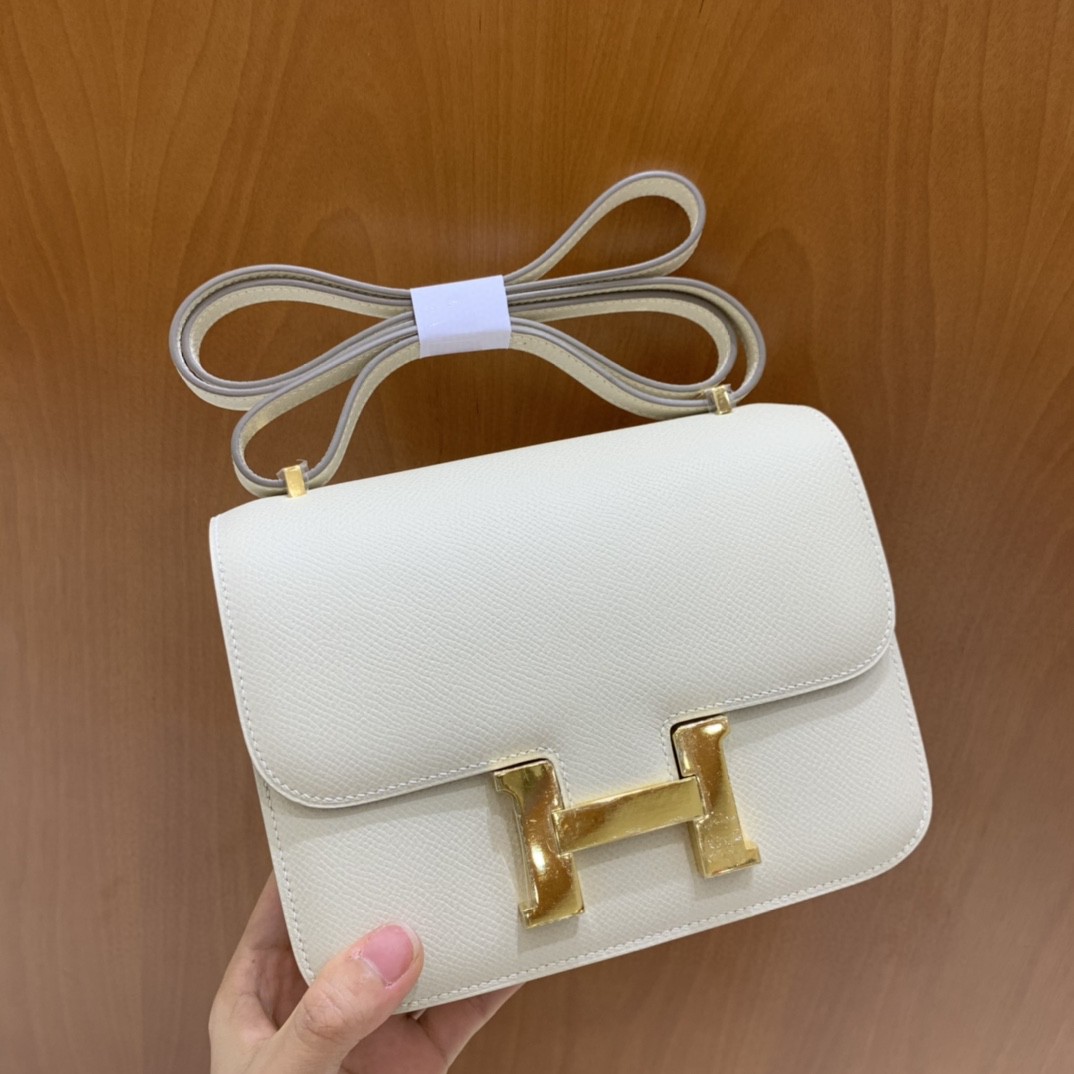 Hermès（爱马仕）Constance 空姐包 Epsom 奶昔白 19cm 金扣