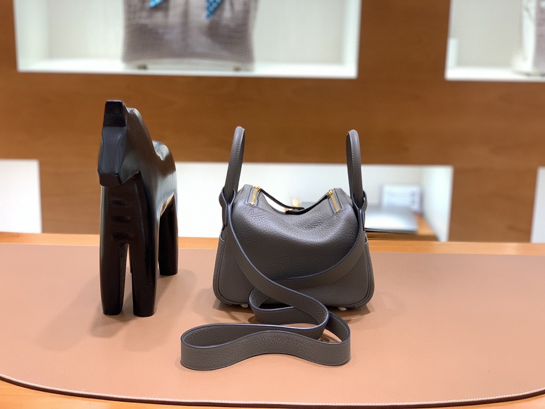 Hermès（爱马仕） minilindy 迷你琳迪 TC 锡器灰 金扣