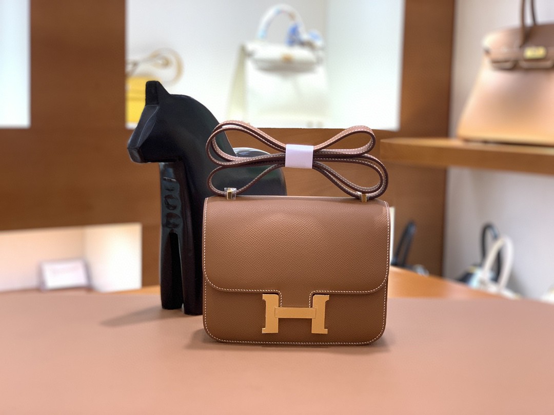 Hermès（爱马仕）Constance 空姐包 Epsom 金棕色 19cm 金扣