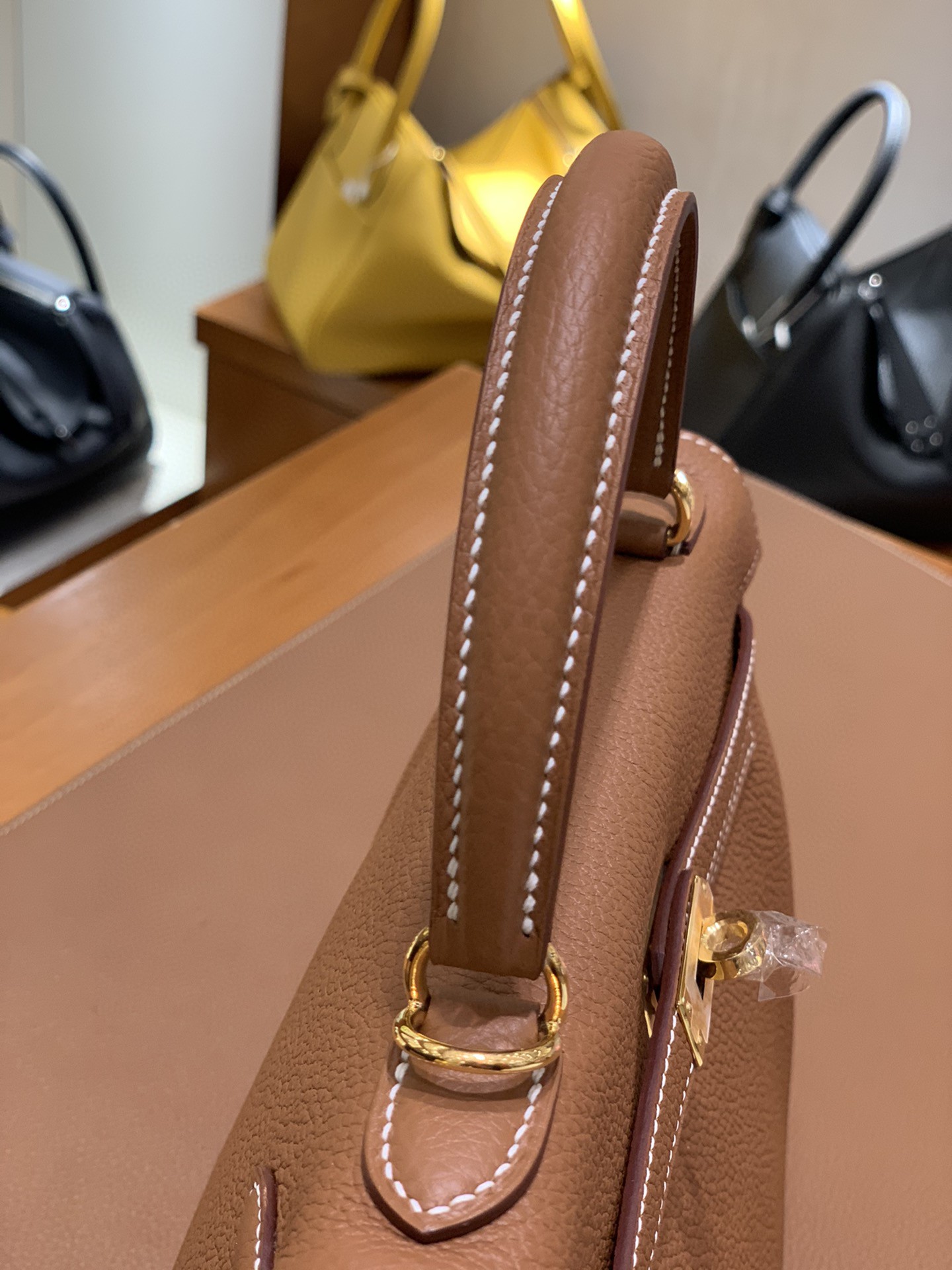 Hermès（爱马仕）Kelly 凯莉包 Togo 金棕色 金扣 25cm 现货
