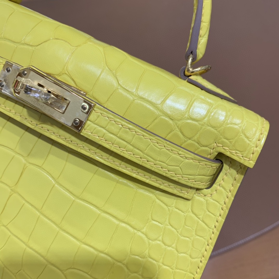 Hermès（爱马仕）mini Kelly 迷你凯莉 雾面美洲鳄 金盏花黄 金扣 19cm