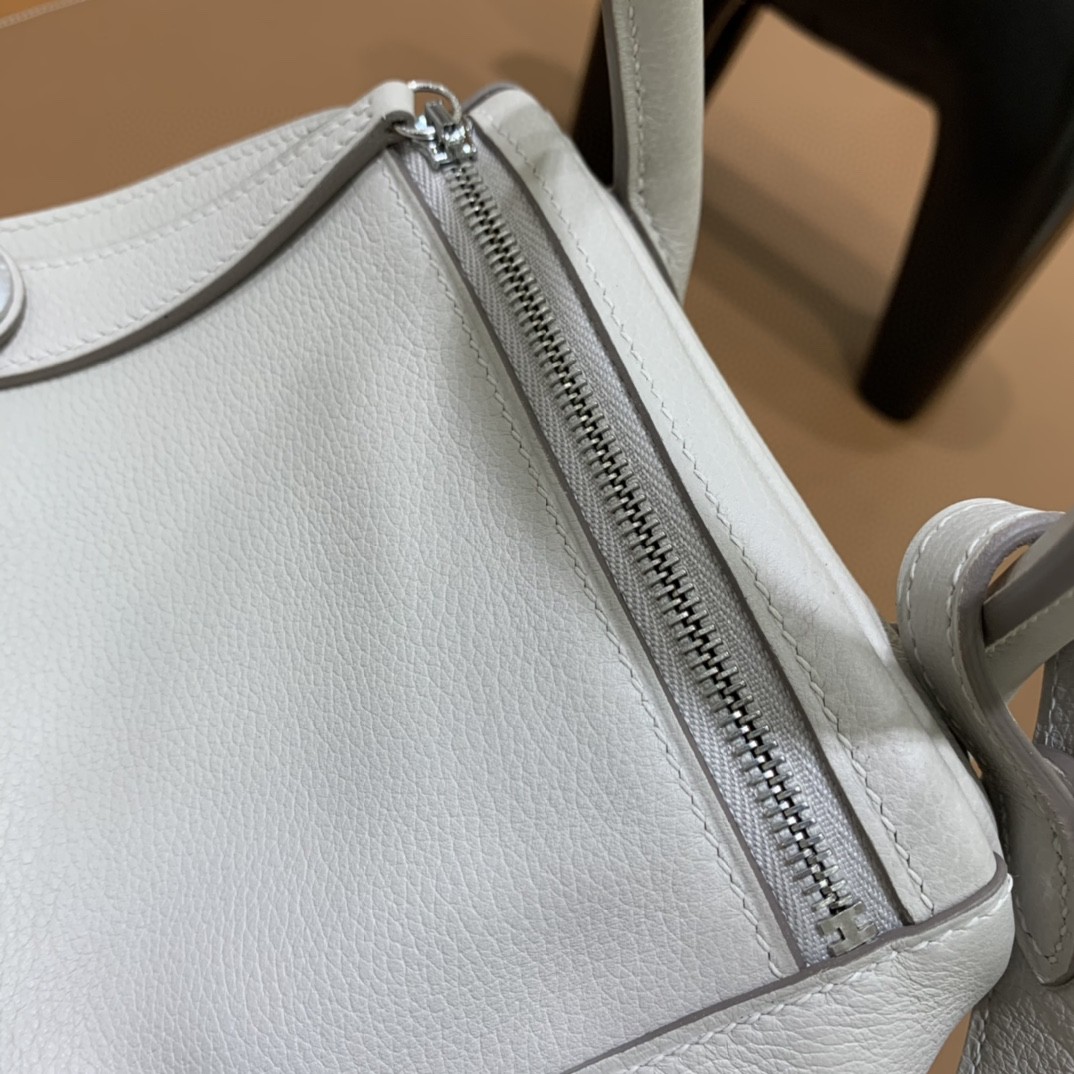 Hermès（爱马仕）Lindy 琳迪包 Evercolor 珍珠灰 银扣 26cm