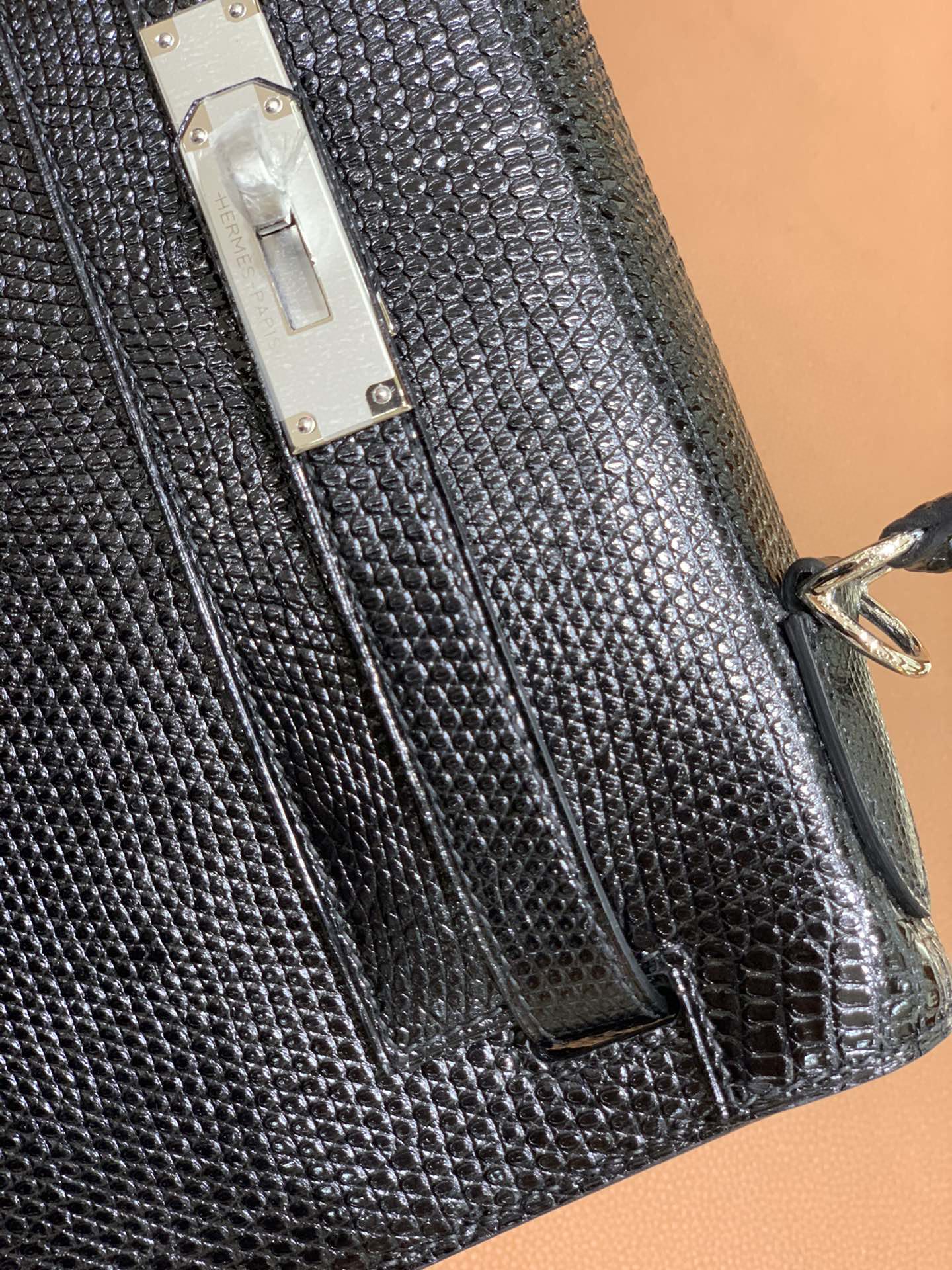 Hermès（爱马仕）Kelly 凯莉包 蜥蜴皮 黑色 银扣 28cm