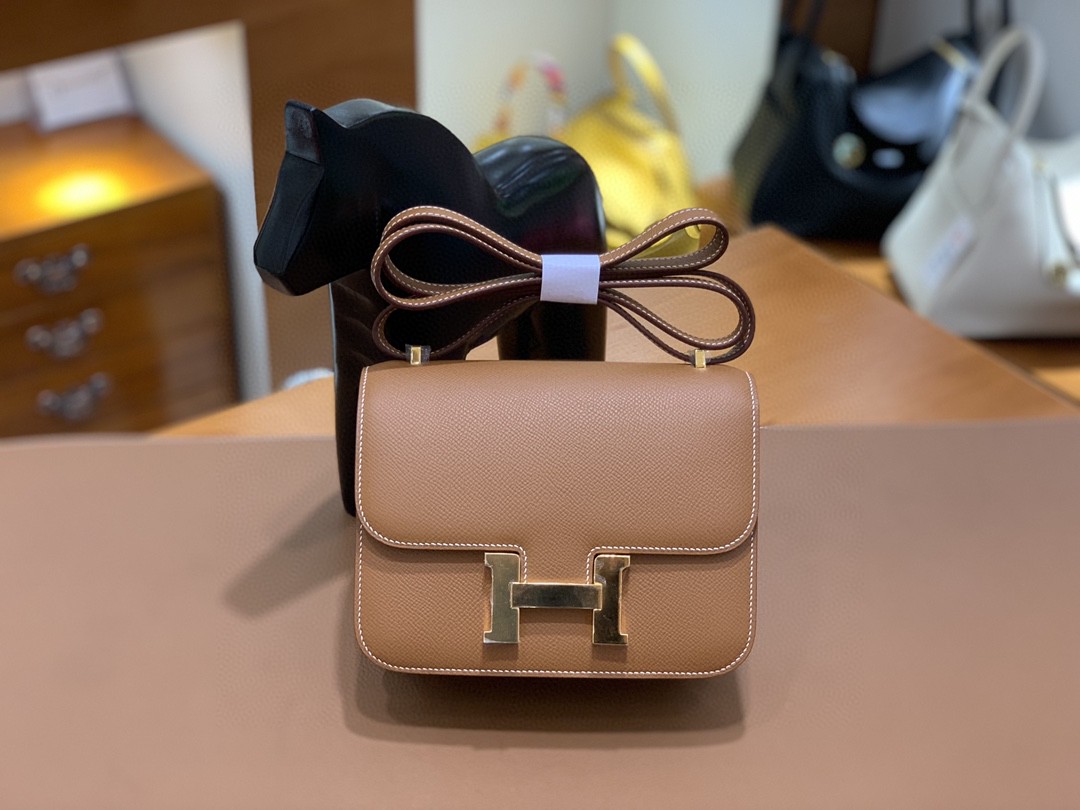Hermès（爱马仕）Constance 空姐包 Epsom 金棕色 19cm 金扣