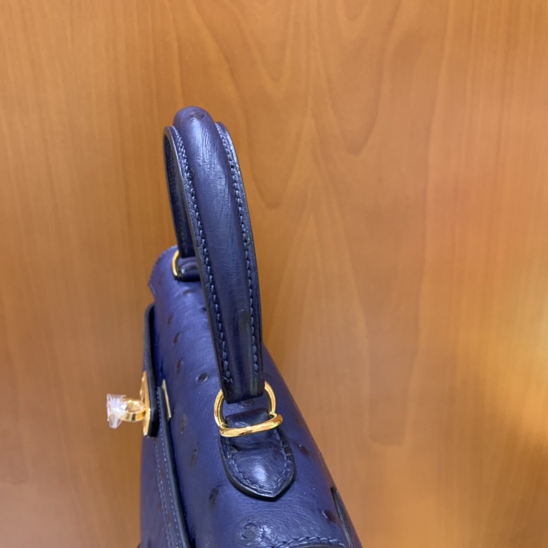 Hermès（爱马仕）Kelly 凯莉包 鸵鸟皮 马耳他蓝 金扣 25cm
