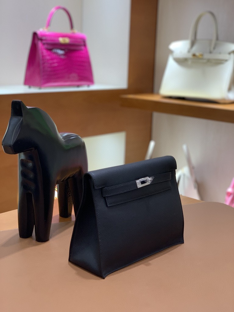 Hermès（爱马仕）Evercolor 黑色 Kelly danse 22cm 银扣 现货