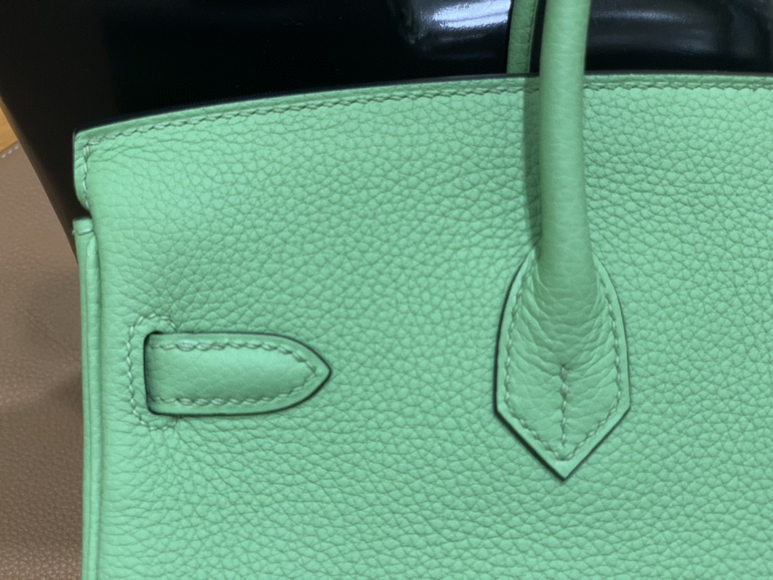 Hermès（爱马仕） Birkin 铂金包 Togo 牛油果绿 金扣 25cm