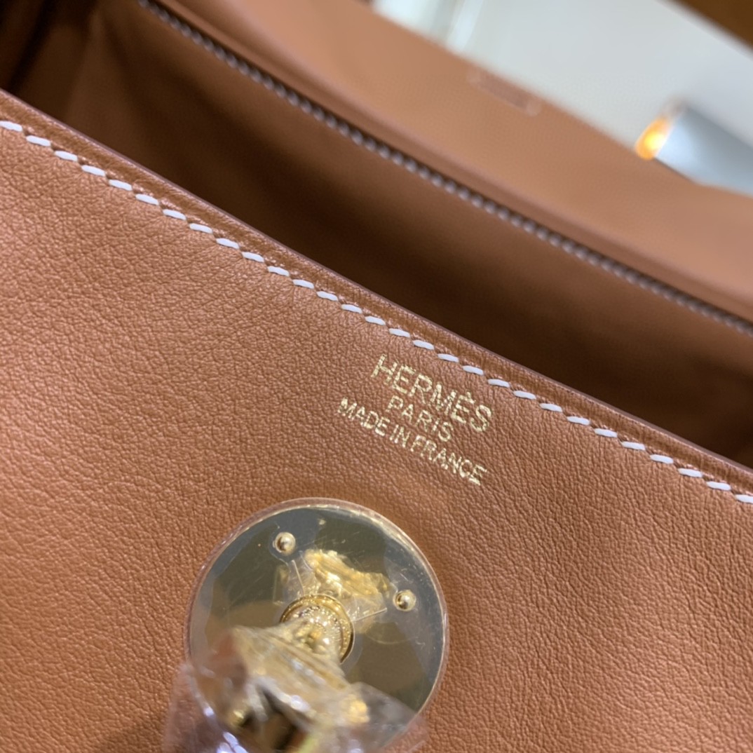 Hermès（爱马仕）Lindy 琳迪包 Swift 金棕色 金扣 26cm