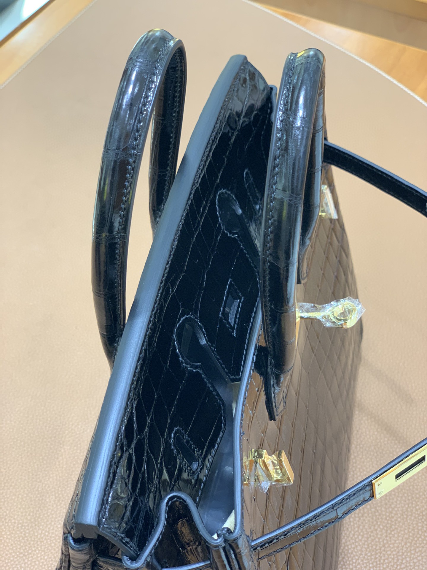 Hermès（爱马仕）Birkin 铂金包 亮面尼罗鳄 黑色 金扣 25cm