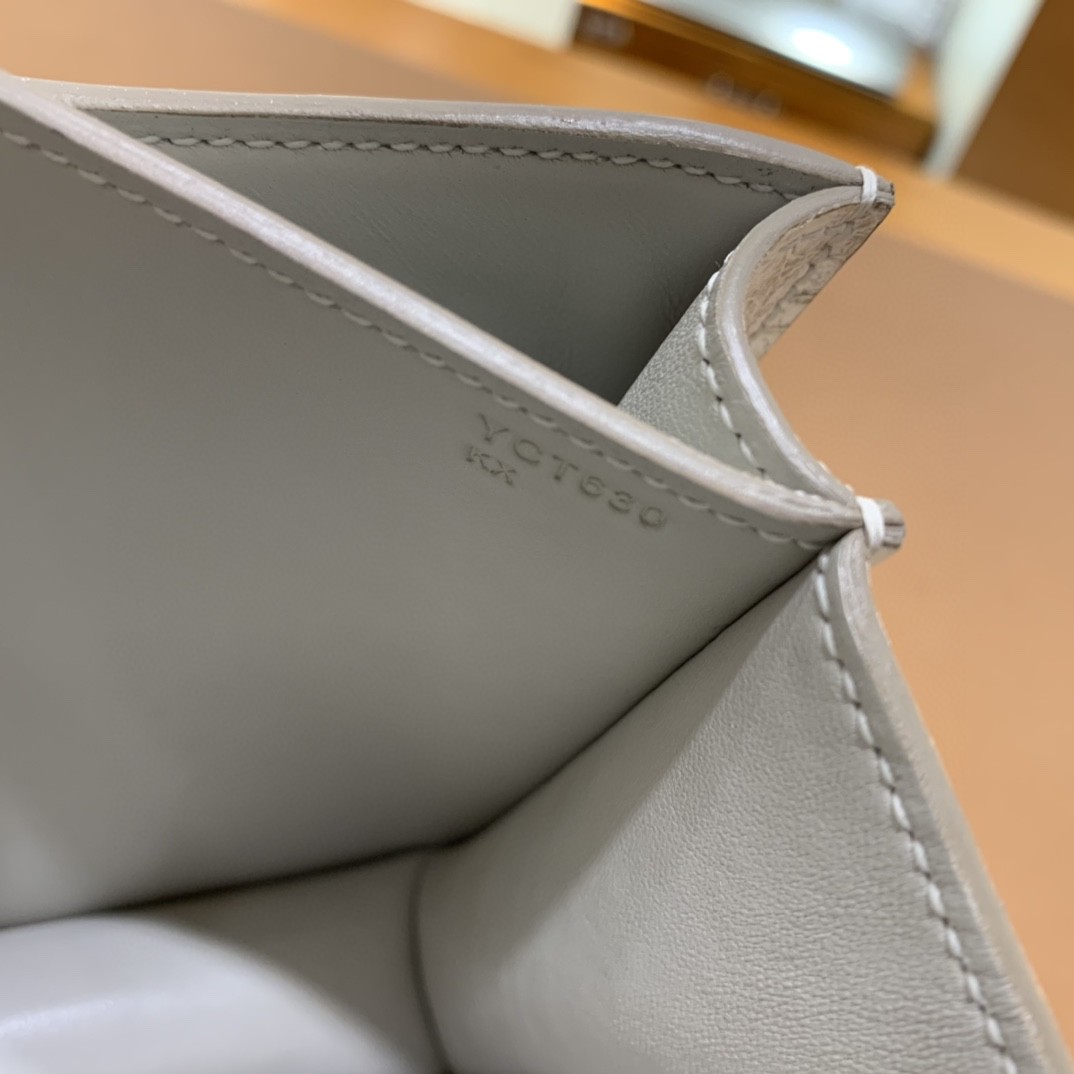 Hermès（爱马仕）Constance 空姐包 尼罗鳄 喜马拉雅 银扣 19cm