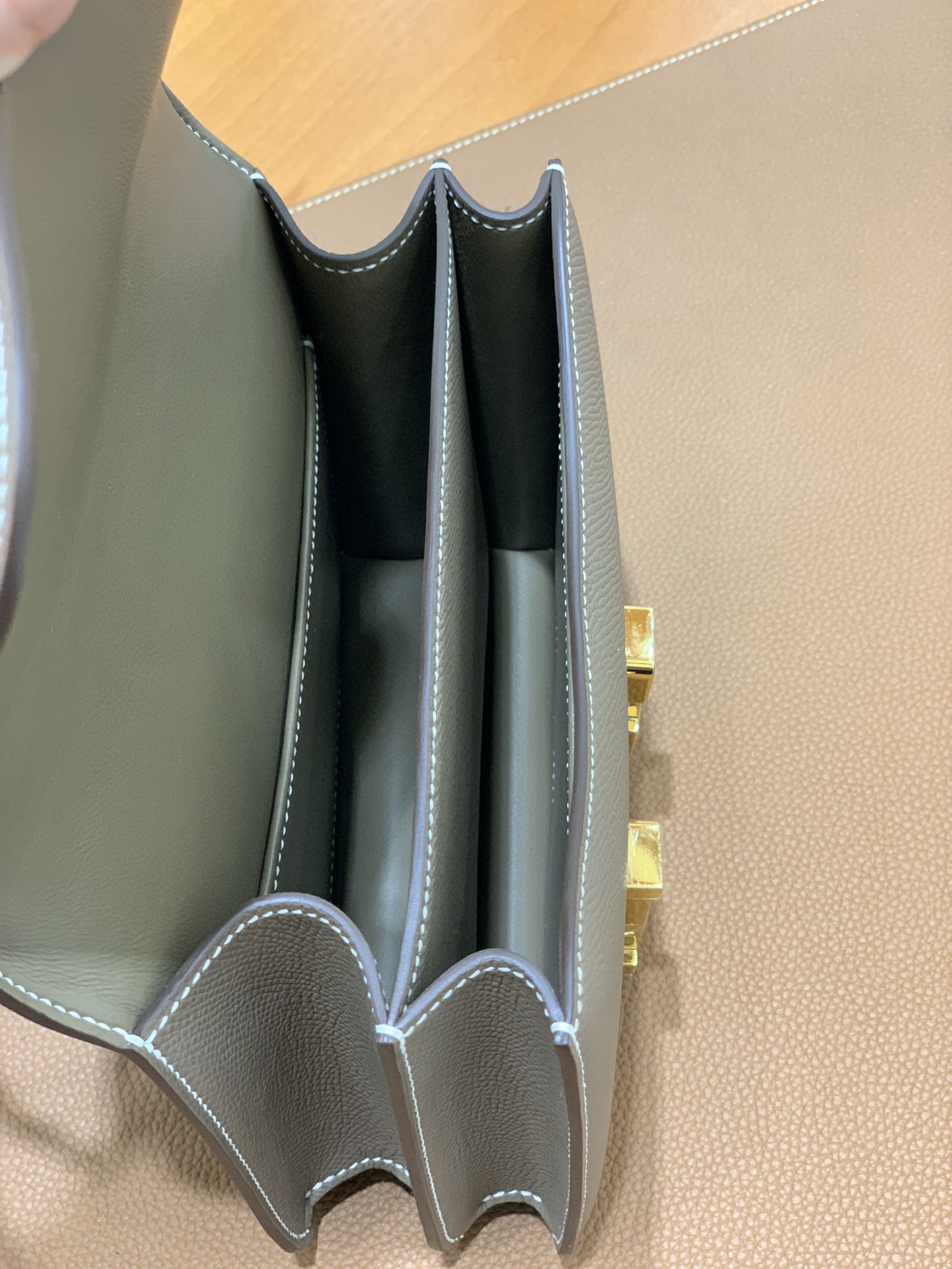 Hermès（爱马仕）Constance 空姐包 Epsom 大象灰 19cm 金扣