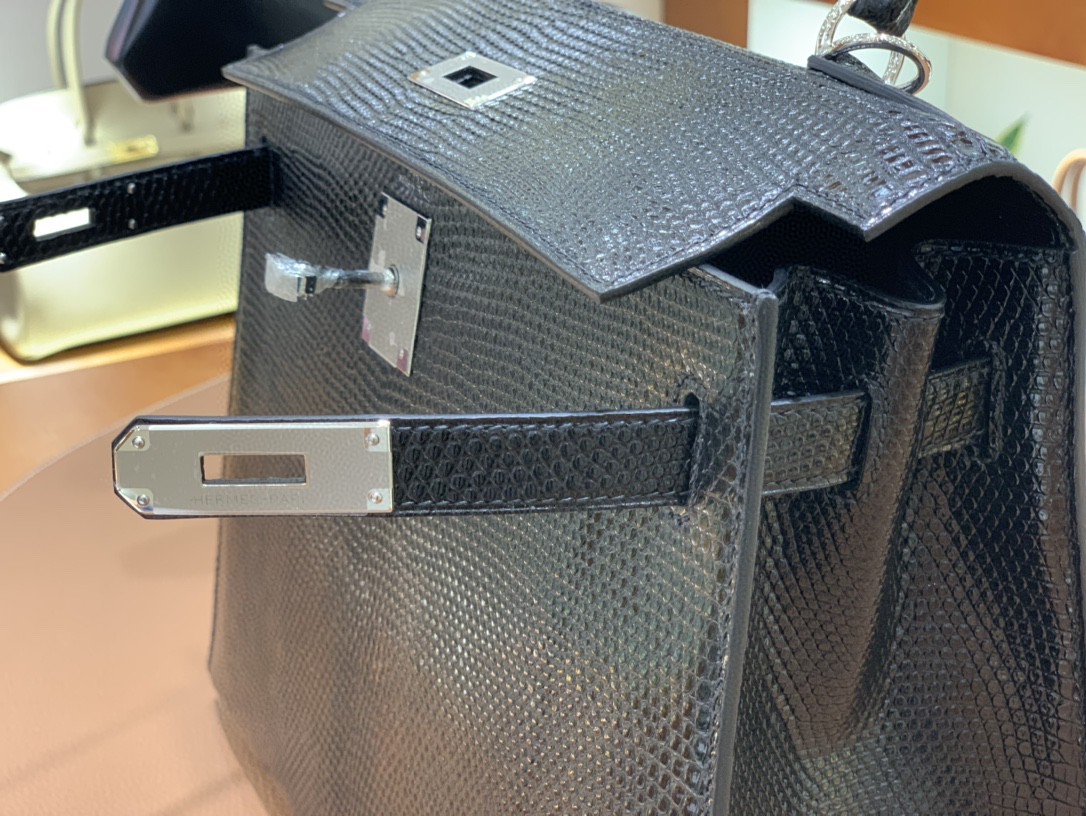 Hermès（爱马仕）Kelly 凯莉包 蜥蜴皮 黑色 银扣 28cm