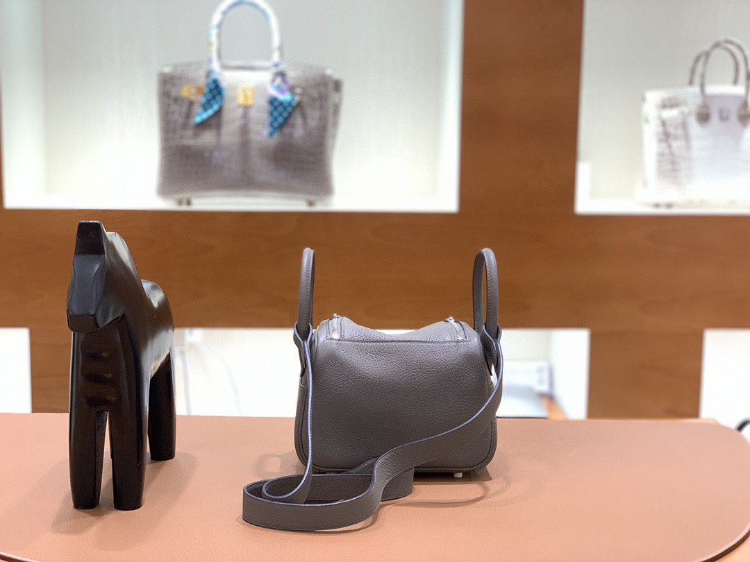 Hermès（爱马仕）Minilindy 迷你琳迪包 TC 锡器灰 银扣