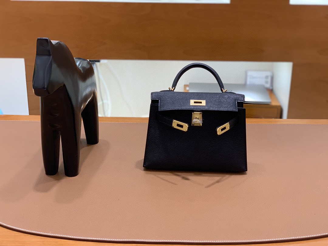 Hermès（爱马仕）minikelly 迷你凯莉 山羊皮 黑色 19cm 金扣