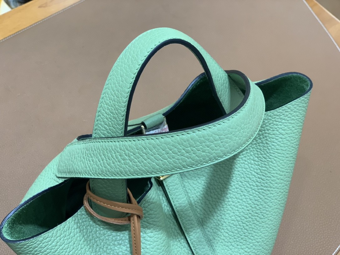 Hermès（爱马仕）Picotin 菜篮包 TC 3i 牛油果绿 金扣 18cm