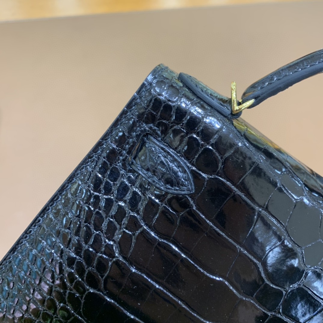 Hermès（爱马仕）mini Kelly 迷你凯莉 亮面美洲鳄 黑色 19cm 金扣