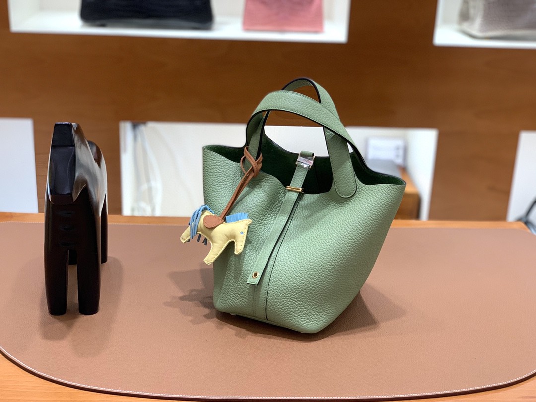 Hermès（爱马仕）Picotin 菜篮包 TC 3i 牛油果绿 金扣 18cm