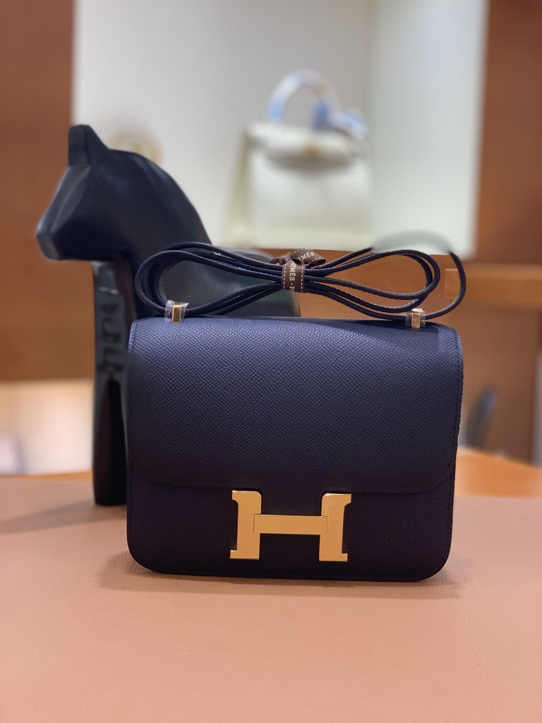 Hermès（爱马仕）Constance 空姐包 Epsom 黑色 19cm 金扣