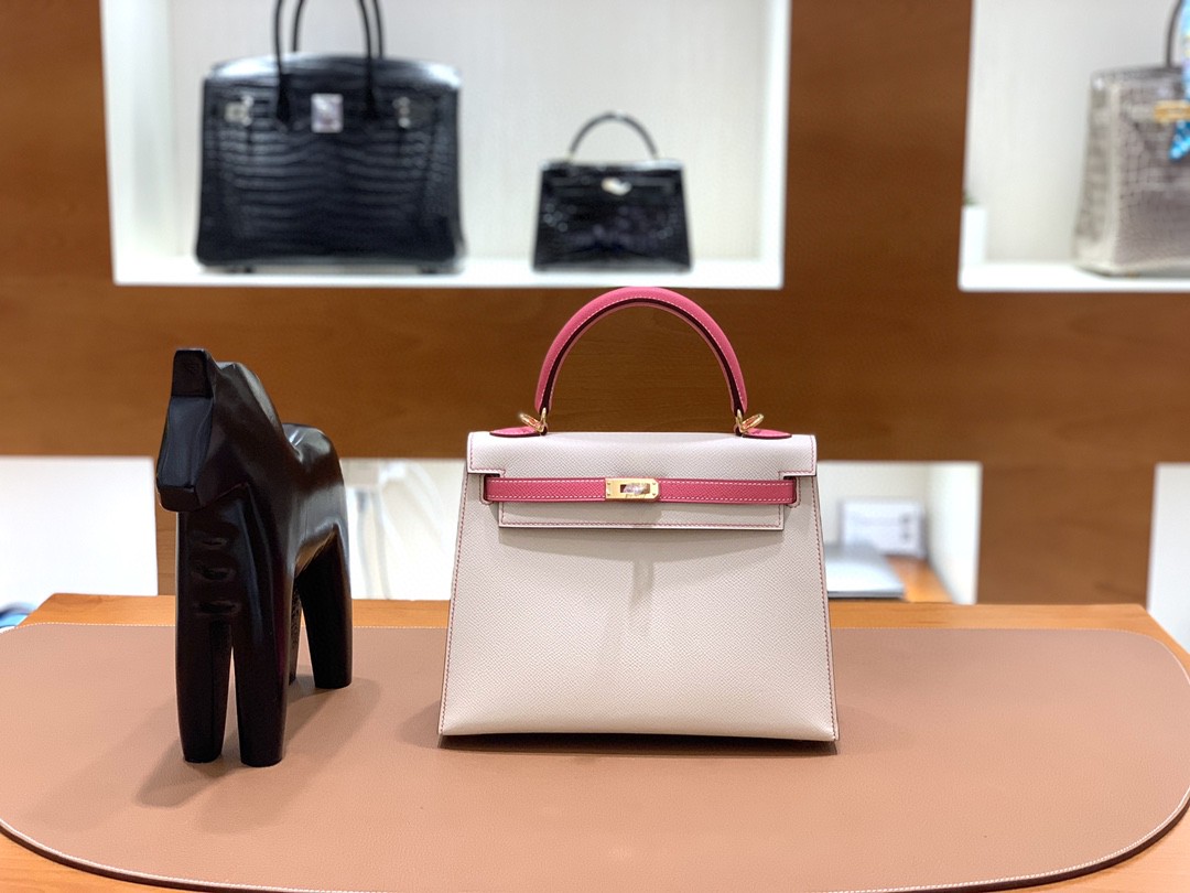 Hermès（爱马仕） Kelly 凯莉包 epsom 唇膏粉拼奶昔白 金扣 反色线 25cm