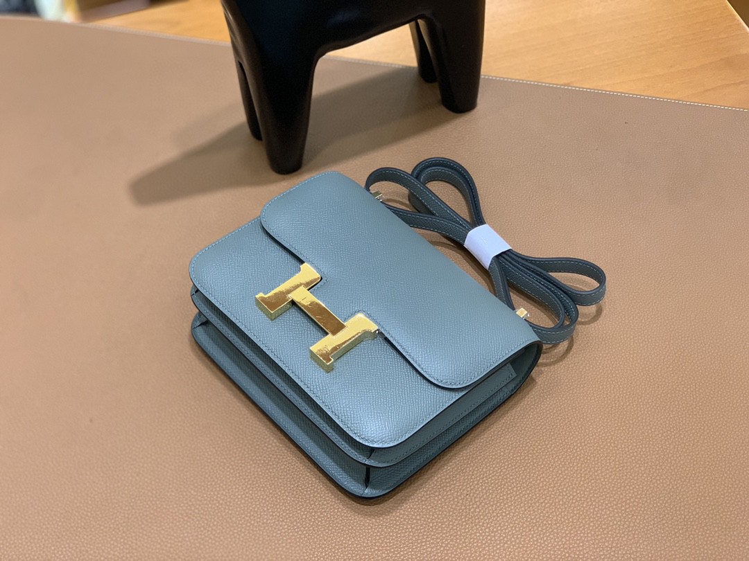 Hermès（爱马仕）Constance 空姐包 Epsom CC63杏仁绿 19cm 金扣