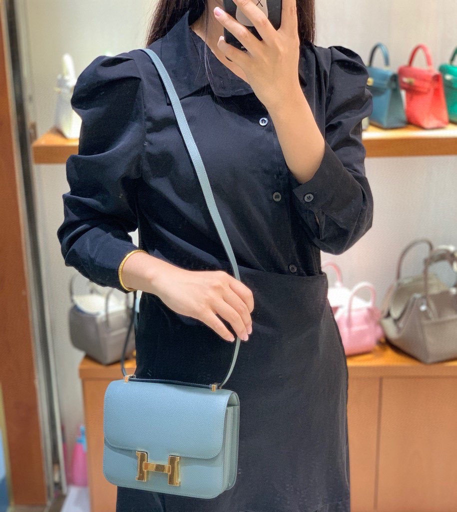 Hermès（爱马仕）Constance 空姐包 Epsom CC63杏仁绿 19cm 金扣
